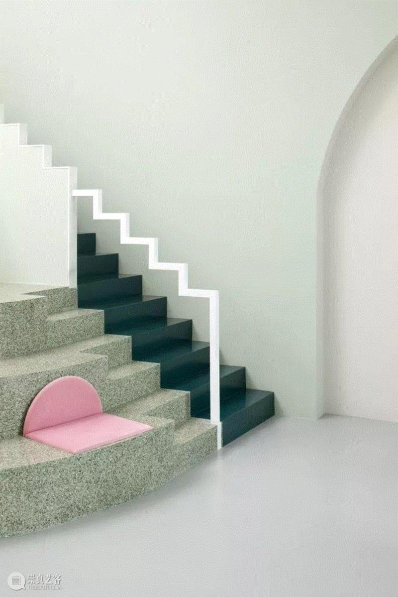 这个水磨石台阶，是我从澳洲空运回来的，因为觉得它实在很漂亮。,成都女孩15岁起喝遍全球1000家咖啡馆，19岁成为网红店主！,咖啡馆,成都,店主,女孩,电影,布达佩斯,咖啡店,小钟,墨尔本,饭店