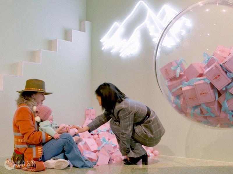 小钟的布达佩斯咖啡馆,成都女孩15岁起喝遍全球1000家咖啡馆，19岁成为网红店主！,咖啡馆,成都,店主,女孩,电影,布达佩斯,咖啡店,小钟,墨尔本,饭店