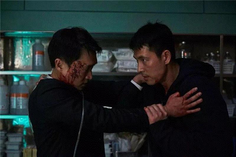 还有金甲洙，《共犯》里那个老实本分的父亲，《蔷花红莲》等等电影。,这部脑洞大作，再次刷新了我对韩国电影的认知,电影,韩国,认知,朝鲜,总统,铁友,战争,郑雨盛,半岛,演员