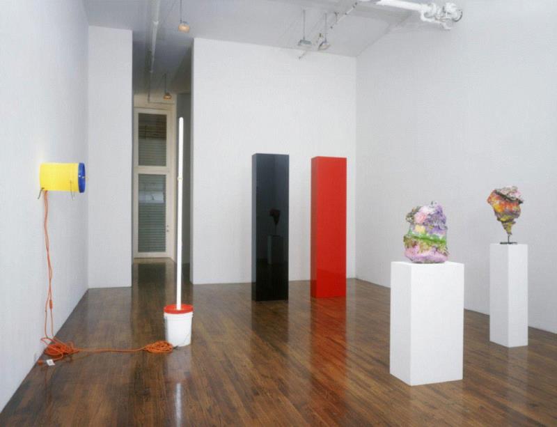 展场照，《五年，1993 - 1998》，为纪念画廊的头五年所组织的展览，格林街43号，纽约，199