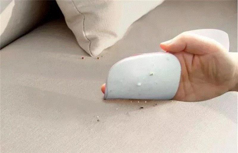 呢大衣毛衣粘毛沾灰，你还在用胶带吗？看看她们是怎么轻松除尘的,除尘,大衣,毛衣,胶带,衣服,灰尘,美美贴,韩国,清洗,衣物