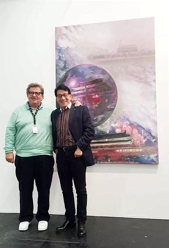 &nbsp; &nbsp;&nbsp;Michael Schultz with Chinese co