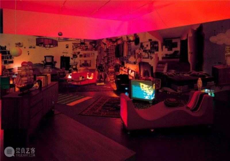 ▲ 皮皮洛蒂·瑞斯特（Pipilotti Rist），《喜马拉雅·戈尔茨坦的客厅》（Himalaya