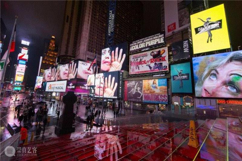 ▲&nbsp;2017年1月1日至1月31日在纽约时代广场（Times Square）的「午夜时刻：