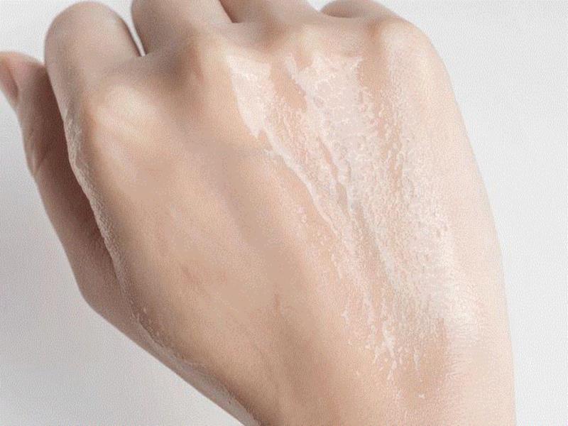 日本皇室御用化妆水，一瓶搞定保湿、祛痘、抗敏……,日本,化妆,皇室,抗敏,毛毛,皮肤,品牌,过敏,香水,酒精