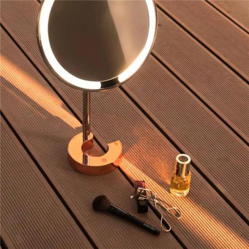 除了光线亮，AMIRO的独家技术模拟出了逼真的“太阳光”，与正午日光的相似度高达97%。,你有多美，它更清楚,化妆,AMIRO,灯光,亮度,光源,日光,模拟,黑镜,镜子,底座