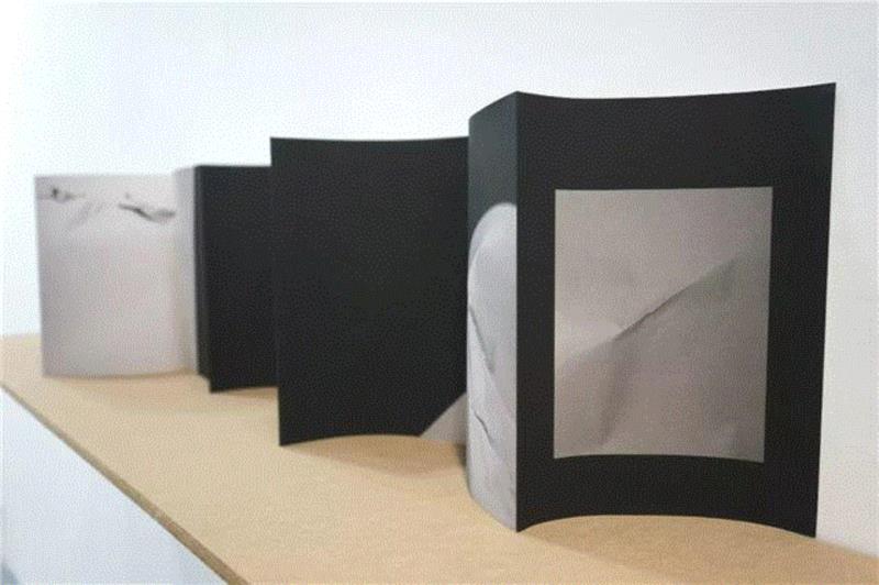 《顺从的幸福》摄影书,现场读图 | 郭盈光：顺从的幸福,郭盈,相亲,婚姻,公园,安排,集美,广告,妈妈,阿尔勒,摄影书