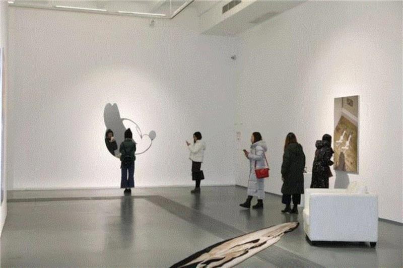 ▲ 展览现场 ,现场回顾 |“李维伊:个人陈述” 表与里、现象与本质、真实与虚构在此接受拷问,李维伊,虚构,蜂巢,蜂巢当代艺术中心,生成,Hive,HBP,同济大学,Beijing,Center