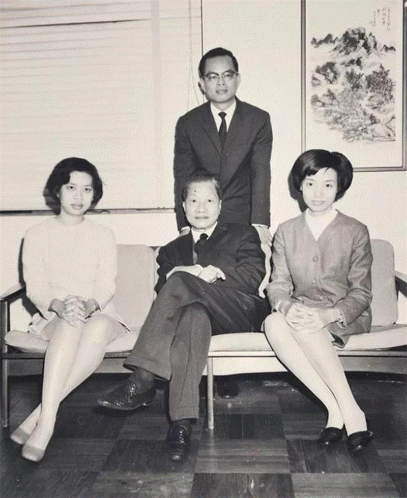 (备注),陳荊鴻的“朋友圈”,朋友圈,香港,拍賣,上款,秋季,日本,艺术品拍,地址,水墨,英女王