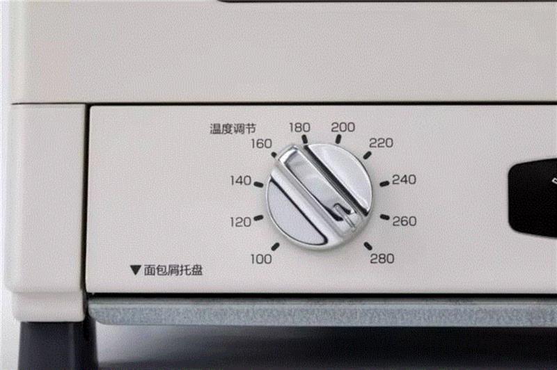 烤箱可以设定的温度范围为100℃~280℃，每20℃为一档。,火遍日本的小烤箱，蒸、烤、煎、炸全能，还不用预热！,烤箱,日本,预热,全能,阿拉丁,温度,电器,升温,千石,白色