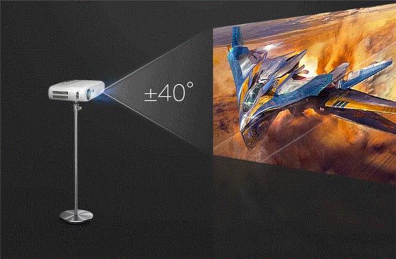 *支持垂直+-40°梯形校正,墙壁一秒变触屏？开会、看电影、画画爽翻了,看电影,墙壁,画画,投影,投影仪,电脑,办公,科技,操作,视频