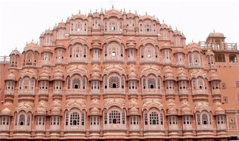 ▲&nbsp;Jaipur&nbsp;·&nbsp;Hawa Mahal&nbsp;,一份实用的韦斯·安德森式的旅行清单,实用,韦斯·安德森,旅行,建筑,酒店,韦斯,音乐,巴黎,意大利,安德森