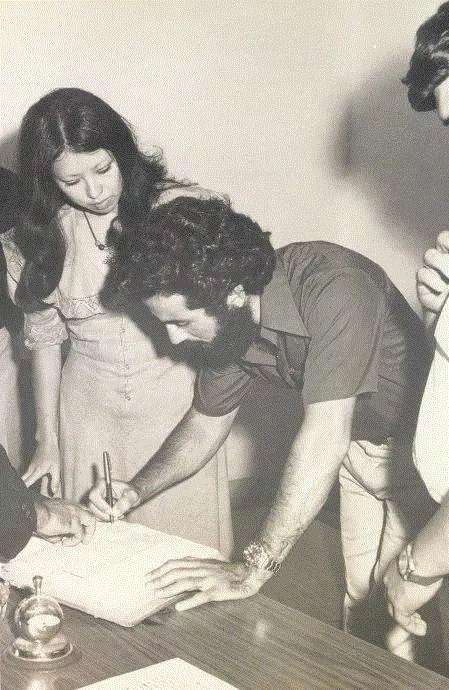 “没有在长夜痛哭的人，是不会了解人生的。”,长夜,痛哭,三毛,荷西,结婚,沙漠,肖全,顾福生,两人,回家