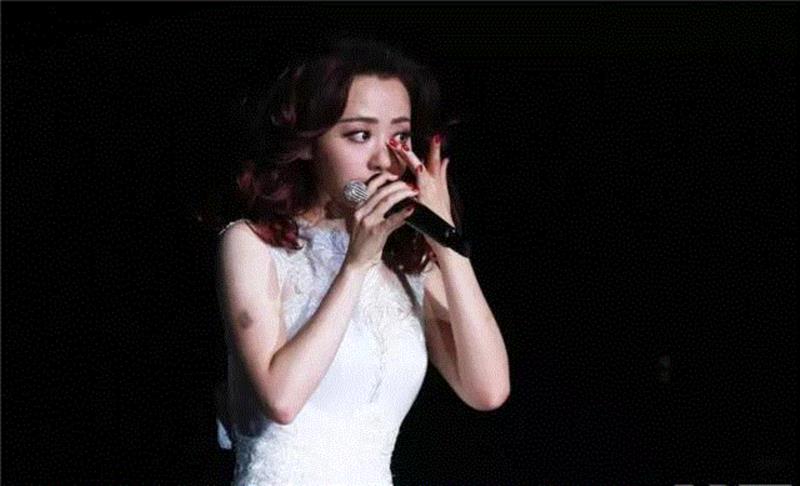 专辑 ▎张靓颖凭什么可以献唱维密大秀？,张靓颖,维密,专辑,音乐,海豚音,歌手,舞台,格莱美,亚洲,颁奖