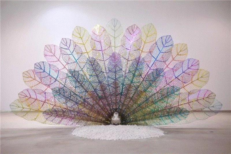 《再生-小鸟的梦想》 &nbsp;不锈钢镀色 &nbsp;410x70x216cm &nbsp;20