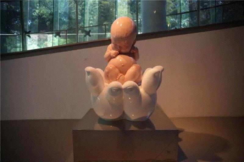 《缘—爱》 &nbsp;玻璃钢 &nbsp; 120x100x180cm &nbsp; 2012,【因赛艺术】高孝午：“再生”，回到自然的幻化,高孝午,再生,不锈钢,玻璃钢,图式,梦想,蜻蜓,符号,厦门,鲤鱼