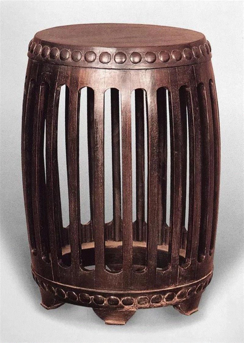 参阅:,【嘉德秋拍】清隽明朗 · 拟古烁今 | 工艺品部两大家具专场,家具,嘉德秋拍,清隽,明朗,工艺品,紫檀,纹饰,浮雕,黄花梨,衣箱