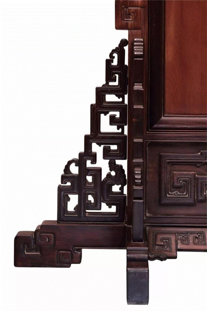 【嘉德秋拍】清隽明朗 · 拟古烁今 | 工艺品部两大家具专场,家具,嘉德秋拍,清隽,明朗,工艺品,紫檀,纹饰,浮雕,黄花梨,衣箱