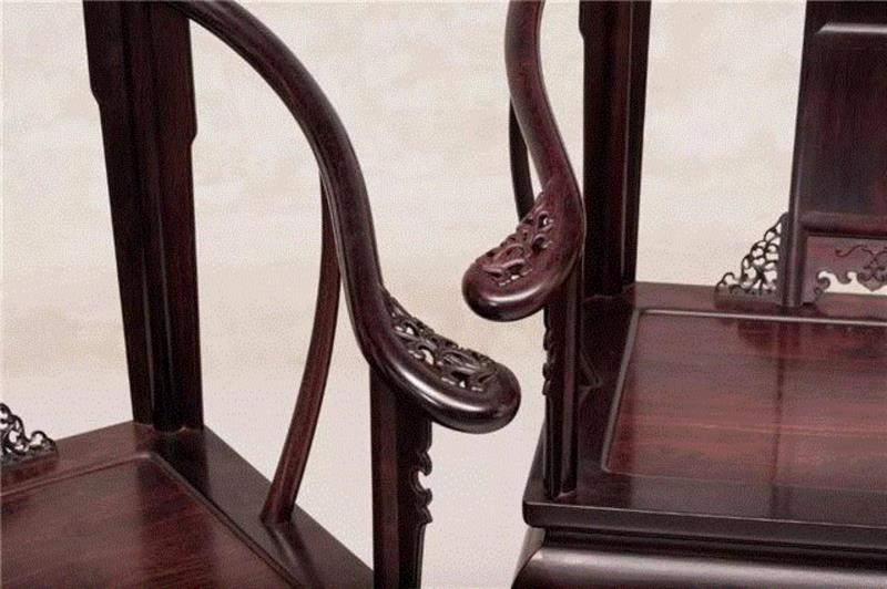 【嘉德秋拍】清隽明朗 · 拟古烁今 | 工艺品部两大家具专场,家具,嘉德秋拍,清隽,明朗,工艺品,紫檀,纹饰,浮雕,黄花梨,衣箱