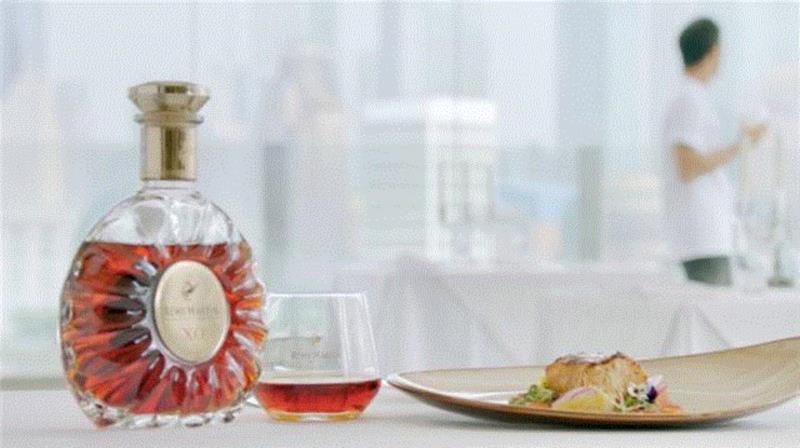 人头马这个近三百年的法国老牌优质香槟区干邑品牌，最近还革新了那句耳熟能详的经典slogan“人头马一