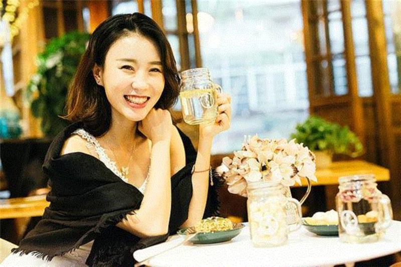 小小一颗金色的蜜糖,补足血气,由内而外做红润美人,蜜糖,金色,血气,由内而外,美人,甘蔗,营养,红糖,冰糖,皮肤