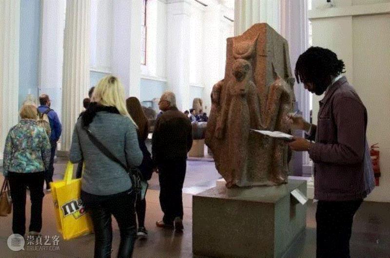 在美术馆中观察游客,大英博物馆：一场以“提升博物馆路径设计”为主题的设计冲刺正在发生,博物馆,冲刺,大英博物馆,路径,Mannion,参观者,开发,同事,组织,Bickham