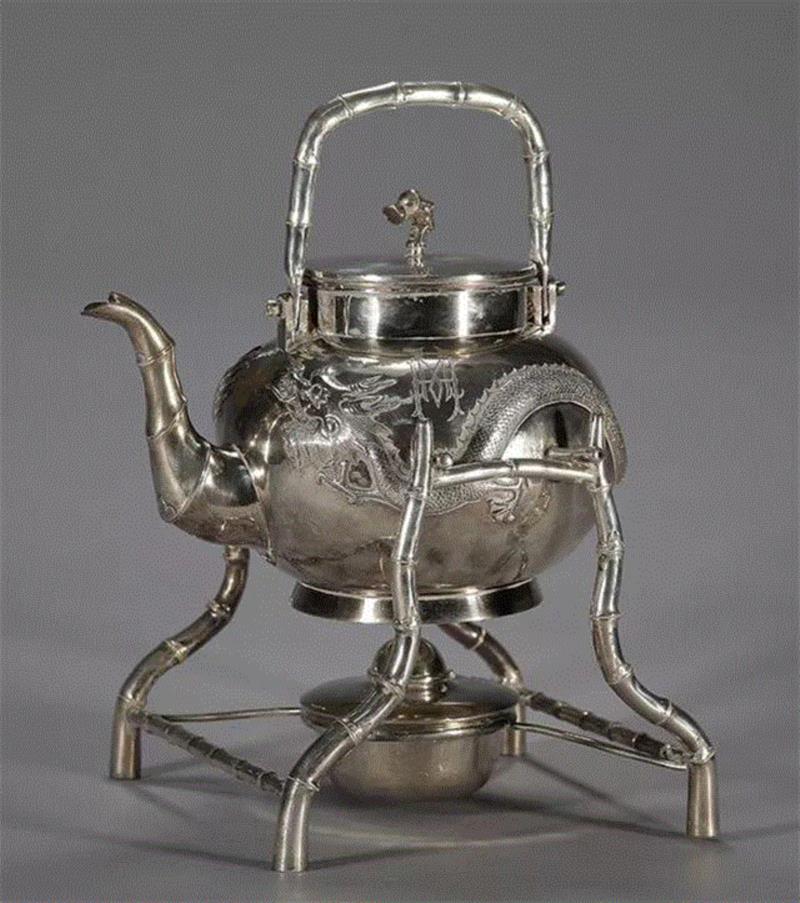 清 银质龙纹温茶壶,北京中拍国际2017秋拍精品赏析——中国银器专题,中拍国际,秋拍精品,银器,烧蓝,龙纹,工艺,款识,茶叶罐,凉亭,silver