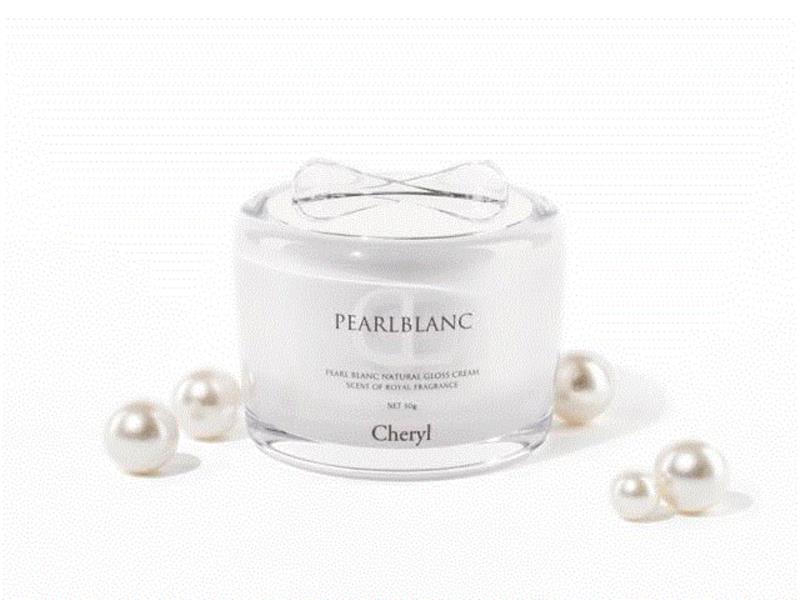 这款素颜霜来自日本自然堂Japan Beauty研究所，是一个拥有80年历史的自然派化妆品牌，旗下产