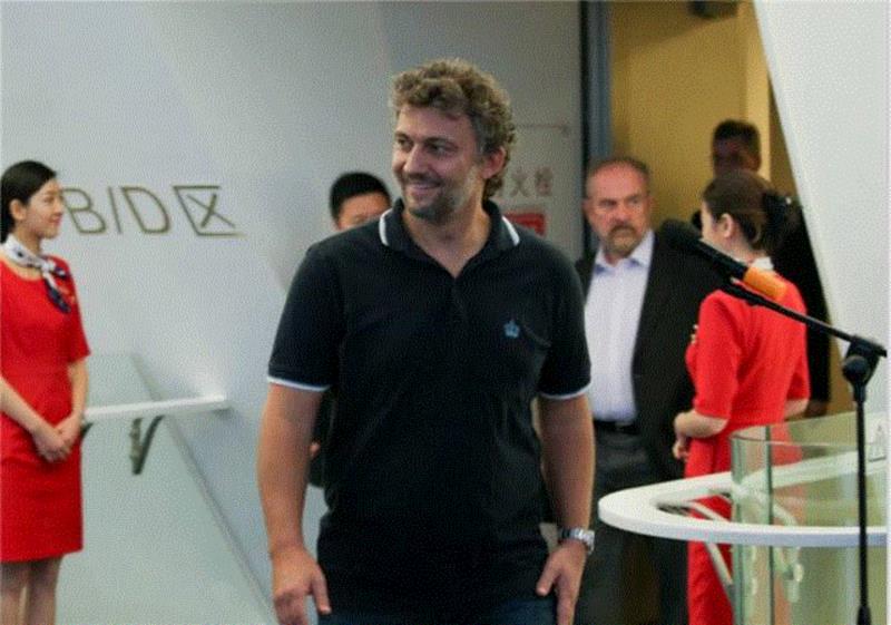 考夫曼昨天现身广州大剧院现身德国音乐周的新闻发布会,微信节目单丨最炙手可热“歌剧男神”乔纳斯·考夫曼广州首秀！,歌剧,节目单,男神,乔纳斯·考夫曼,广州,考夫曼,男高音,音乐,广州大剧院,音乐会