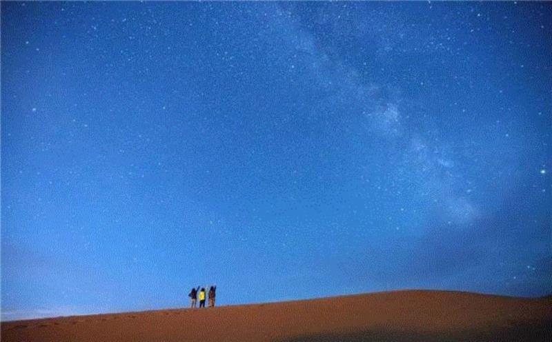 然而FLAG一般都是用来打脸的。与沙漠的第一次不友好接触，仿佛打开了身体里所有的不安分因子；又或许是