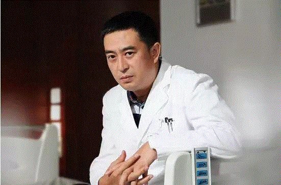 《急诊科医生》张嘉译,人物 ▎张嘉译：成熟的男人自带魅力，不需要任何语言的装饰,张嘉,男人,人物,装饰,演员,女儿,宋思明,医生,急诊科,使命