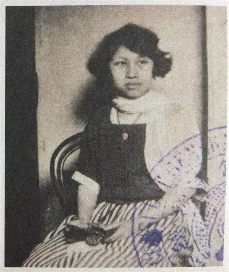 1924年潘玉良考入巴黎高等美术学院注册证上的照片（法国国家档案馆藏）,讲座-杨肖 | 异乡与本土：二十世纪上半叶留法中国艺术家的另类现代主义,现代主义,中国艺术家,讲座,异乡,本土,二十世纪,杨肖,巴黎,潘玉良,法国