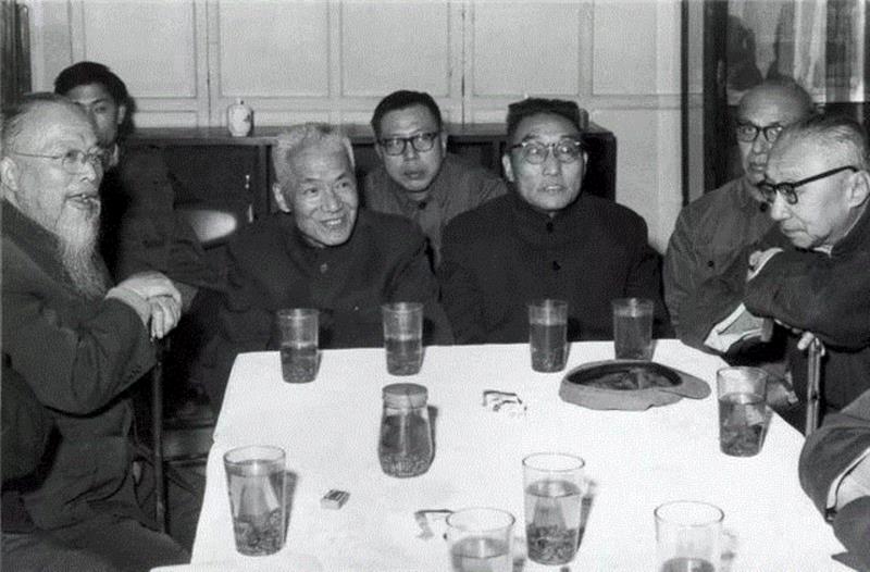 【社史钩沉】西泠印社七十五周年大会记,大会,西泠印社,周年,社员,金石书画,王个簃,同志,字画,西泠,陈佩秋