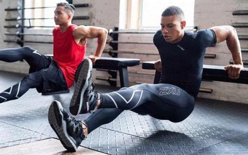 2XU是由前世界铁人三项冠军Jamie Hunt，于2005年在澳大利亚的墨尔本所创立的高性能运动装