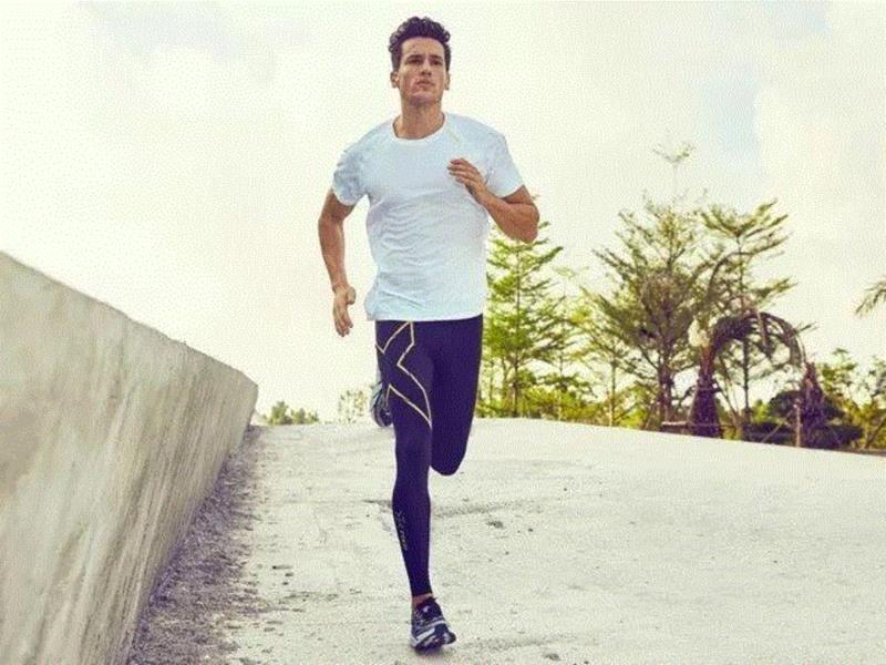 运动过程中，它可以帮你压缩、收紧、稳固肌肉。,没穿过这条压缩裤，不知道自己能跑这么远！,肌肉,面料,跑步,尺码,PWX,LOGO,血液,循环,乳酸,品牌