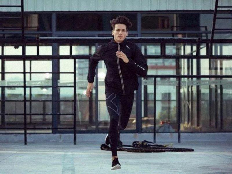 2XU的压缩裤，还加入了优质的尼龙和莱卡面料，排汗又透气。,没穿过这条压缩裤，不知道自己能跑这么远！,肌肉,面料,跑步,尺码,PWX,LOGO,血液,循环,乳酸,品牌