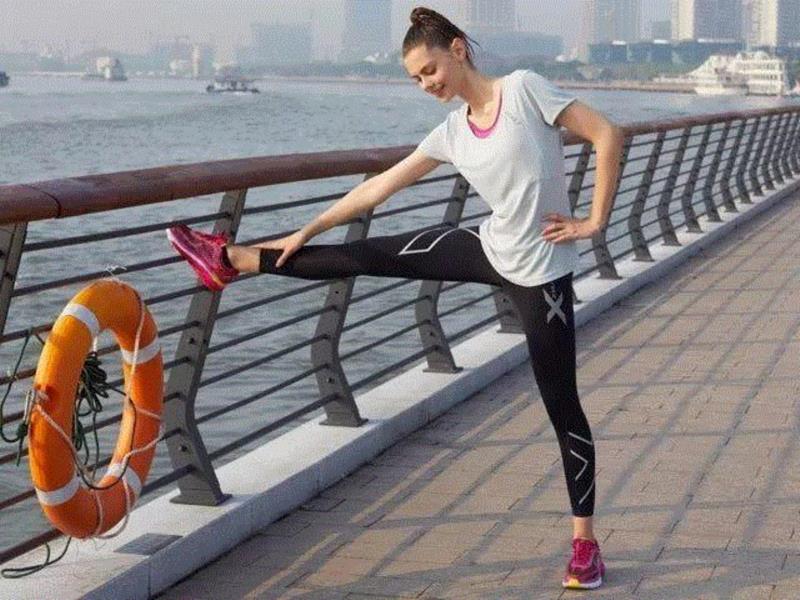 独特的高科技PWX面料，弹力极大。穿上后，虽然会紧绷，却很舒服。,没穿过这条压缩裤，不知道自己能跑这么远！,肌肉,面料,跑步,尺码,PWX,LOGO,血液,循环,乳酸,品牌