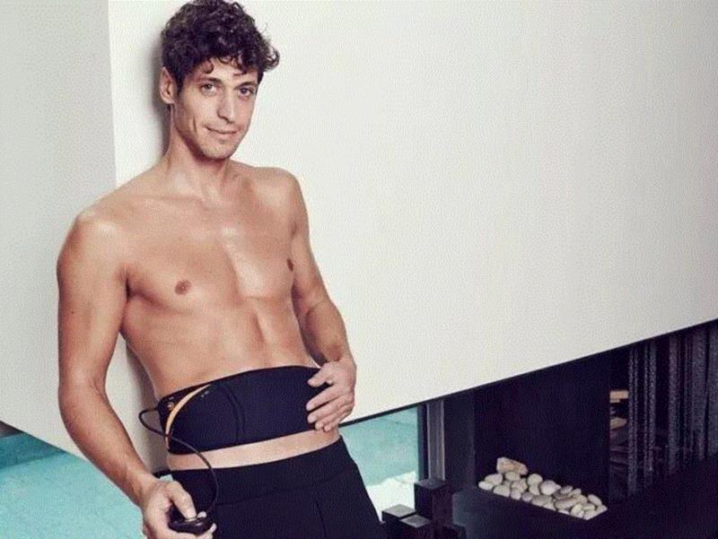 当然，使用卷腹带的时候如果再搭配一些简单的运动，比如慢跑、平板支撑，塑身效果会更好。,躺了半个月，竟然躺出了性感腹肌,腹肌,肌肉,腹部,腰带,蓝彤,腹带,马甲,电流,强度,锻炼