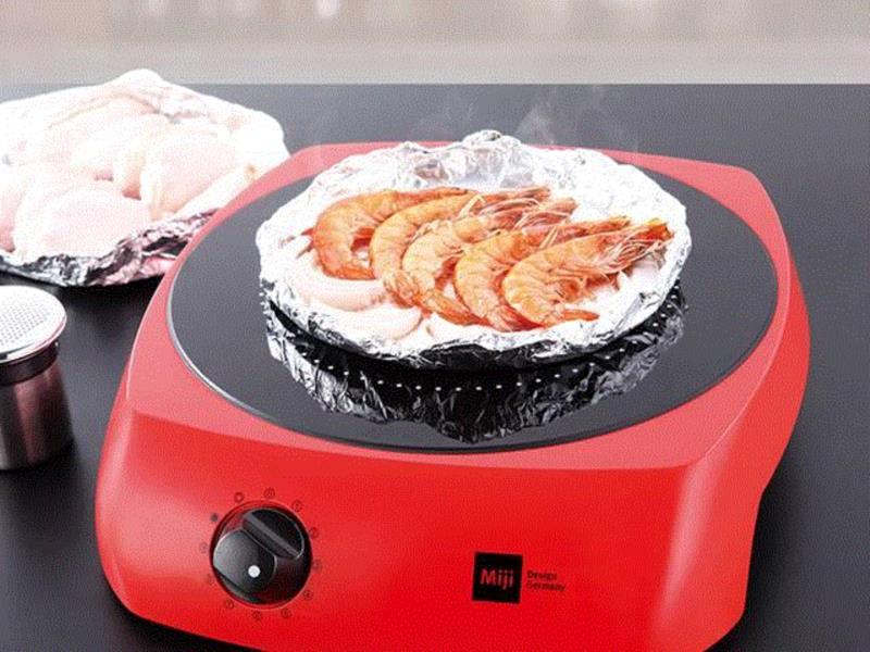 甚至还能直接在上面用锡纸做烧烤，烤出的食物更鲜嫩。,一个德国小电炉，热得快，什么锅都能用,电炉,加热,火力,玻璃,Miji,温度,加热器,Tips,汤锅,旋钮