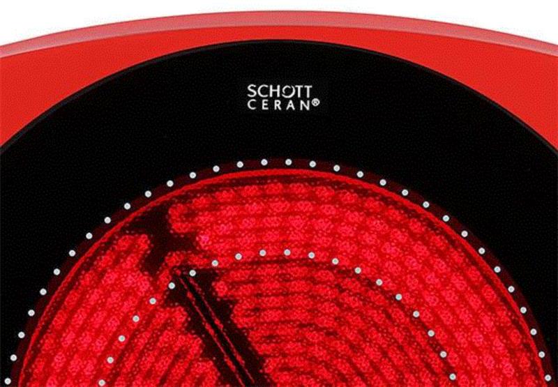 电炉的面板采用德国肖特赛兰（SCHOTT CERAN）微晶玻璃，无杂质、不变色，可承受750℃的高温