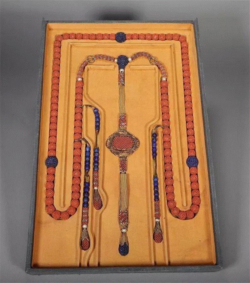 清&nbsp; 珊瑚辑米珠包东珠朝珠,北京中拍国际2017秋拍精品赏析——清 珊瑚辑米珠包东珠朝珠,朝珠,中拍国际,秋拍精品,包东珠,东珠,清代,东珠朝珠,材质,工艺,皇帝