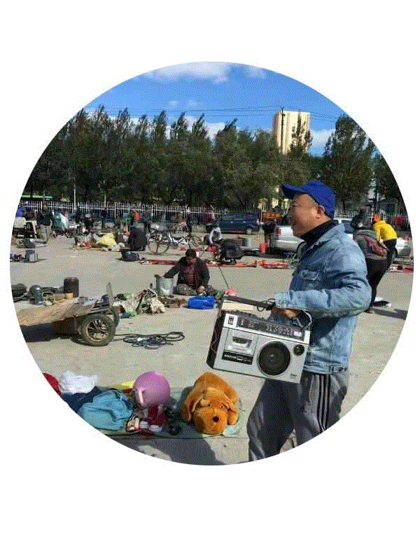 黑龙江省鹤岗人。2002年 DV短片《山查》编剧/摄影/导演2003年 DV短片《散装日记》编剧/摄