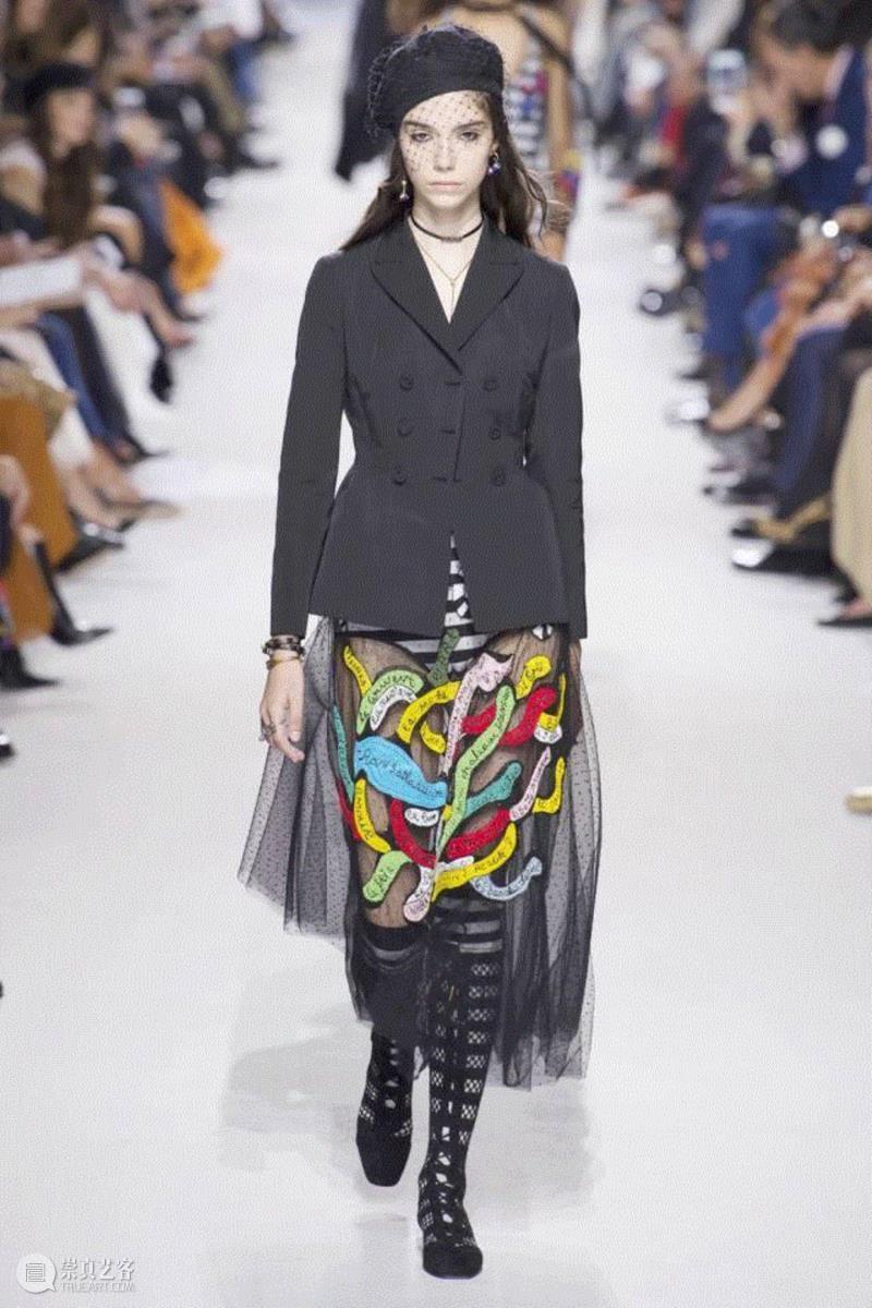 幼时被父亲性侵，长大后靠画画治愈，终成一代传奇女权主义艺术家,父亲,幼时,长大,画画,治愈,传奇,女权主义艺术家,妮基,桑法勒,丁格利