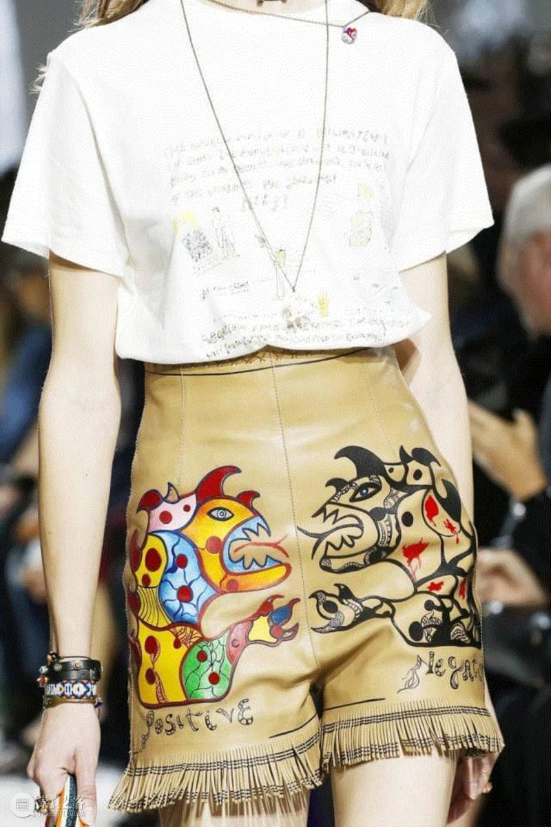 幼时被父亲性侵，长大后靠画画治愈，终成一代传奇女权主义艺术家,父亲,幼时,长大,画画,治愈,传奇,女权主义艺术家,妮基,桑法勒,丁格利