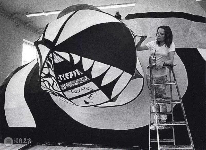 幼时被父亲性侵，长大后靠画画治愈，终成一代传奇女权主义艺术家,父亲,幼时,长大,画画,治愈,传奇,女权主义艺术家,妮基,桑法勒,丁格利