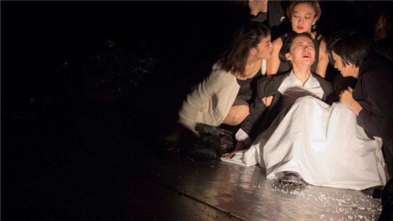 黑猫剧团《四川好人》,回顾|黑猫有只明亮的眼睛,剧团,刘畅,演员,黑猫,导演,黑猫剧团,剧院,先锋,野兽,歇斯底里