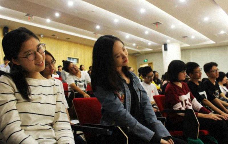回顾|黑猫有只明亮的眼睛,剧团,刘畅,演员,黑猫,导演,黑猫剧团,剧院,先锋,野兽,歇斯底里