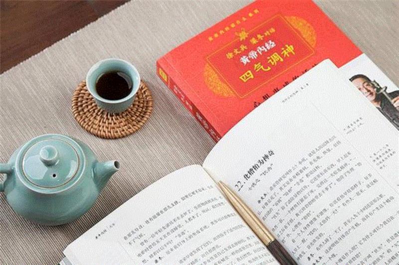 孙俪案头的养生书，读懂一页，少一页病历,养生,孙俪,案头,病历,中医,黄帝内经,中华,典籍,白话,版本