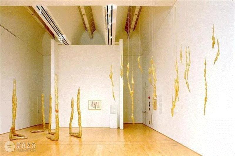 ▲ 伊娃·海瑟（Eva Hesse）2003年在美国旧金山现代艺术博物馆（San Fran