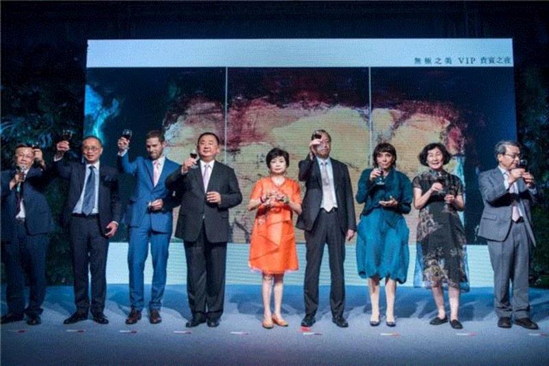 现场合影,蘇富比独家赞助亚洲大学「无极之美：赵无极回顾展 」,赵无极,蘇富比,亚洲,回顾展,赞助,程寿康,董事,现代美术馆,亚洲区行政总裁,元大文教基金会